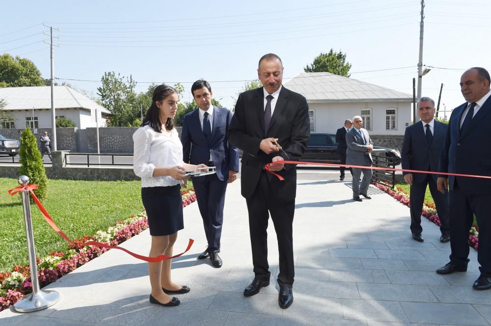 Prezident İlham Əliyev Heydər Əliyev Fondunun təşəbbüsü ilə Qaxda inşa olunmuş 180 yerlik körpələr evi-uşaq bağçasının açılışında iştirak edib (FOTO)