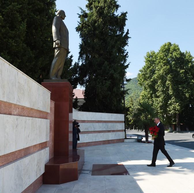 Prezident İlham Əliyev Qax rayonuna səfərə gəlib (FOTO)