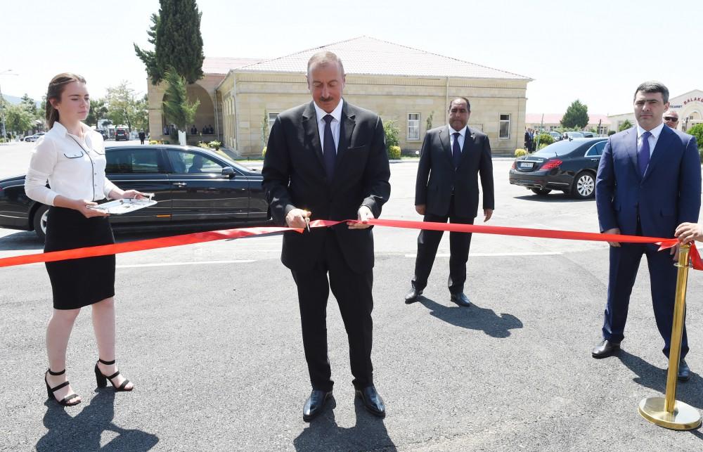 Prezident İlham Əliyev Balakəndə “ABAD Mərkəz”in açılışında iştirak edib (FOTO) (YENİLƏNİB)
