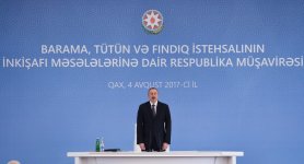 Qaxda Prezident İlham Əliyevin sədrliyi ilə barama, tütün və fındıq istehsalının inkişafı məsələlərinə dair respublika müşavirəsi keçirilib (YENİLƏNİB-4) (FOTO)