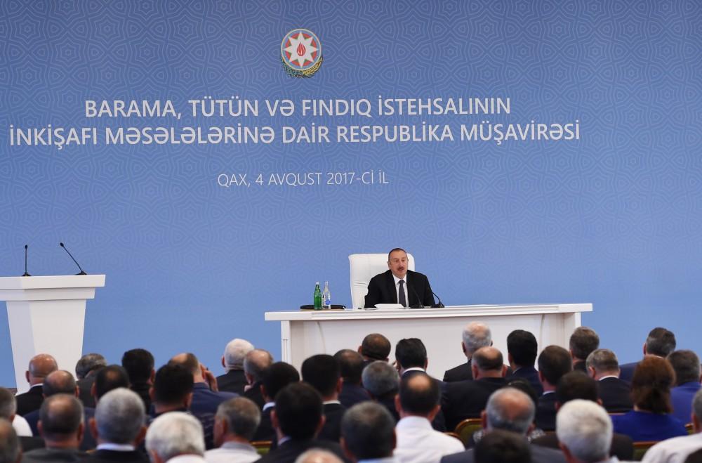 Qaxda Prezident İlham Əliyevin sədrliyi ilə barama, tütün və fındıq istehsalının inkişafı məsələlərinə dair respublika müşavirəsi keçirilib (YENİLƏNİB-4) (FOTO)