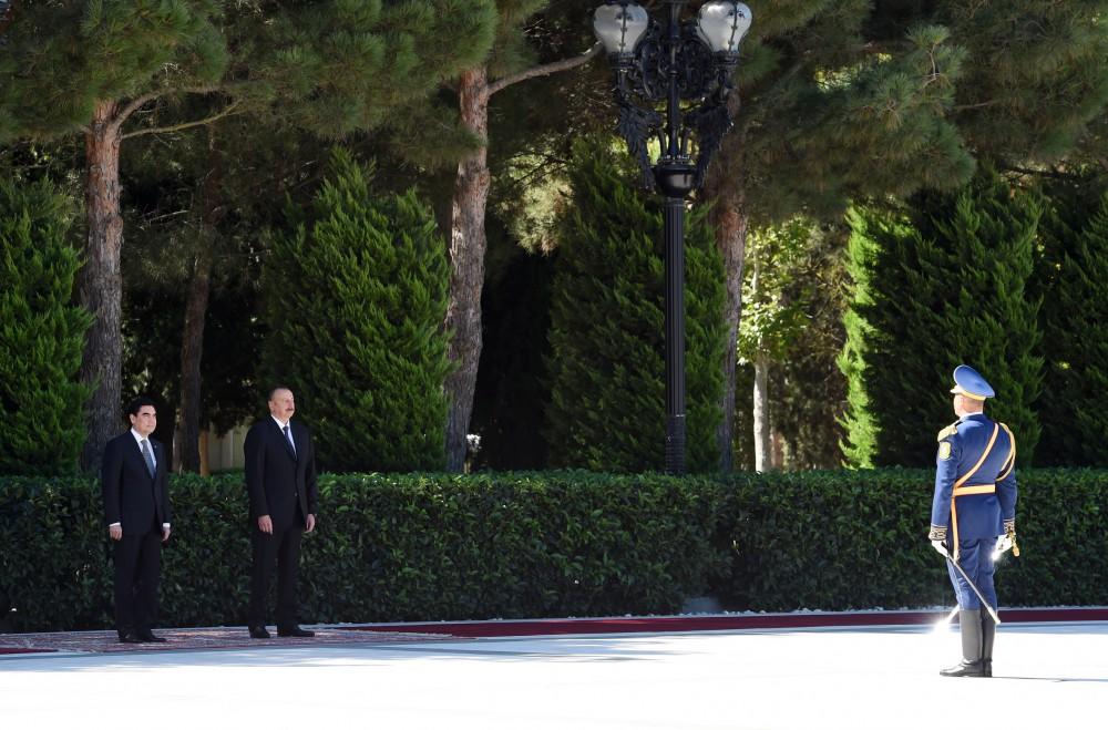 Türkmənistan Prezidenti Qurbanqulu Berdiməhəmmədovun rəsmi qarşılanma mərasimi olub (FOTO)