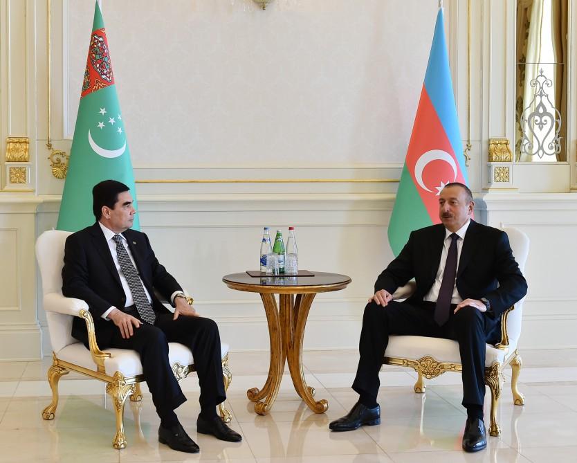Prezident İlham Əliyevin və Prezident Qurbanqulu Berdiməhəmmədovun təkbətək görüşü olub (YENİLƏNİB)  (FOTO)