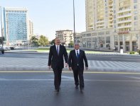 Prezident İlham Əliyev paytaxtın keçmiş "Sovetski" ərazisində yeni yolların açılışında iştirak edib (YENİLƏNİB) (FOTO)
