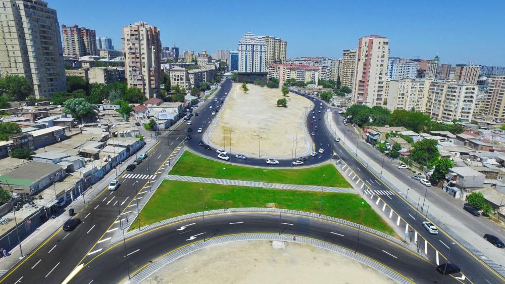 Prezident İlham Əliyev paytaxtın keçmiş "Sovetski" ərazisində yeni yolların açılışında iştirak edib (YENİLƏNİB) (FOTO)