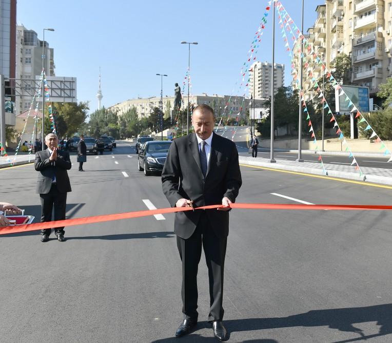 Prezident İlham Əliyev paytaxtın keçmiş "Sovetski" ərazisində yeni yolların açılışında iştirak edib (YENİLƏNİB) (FOTO)