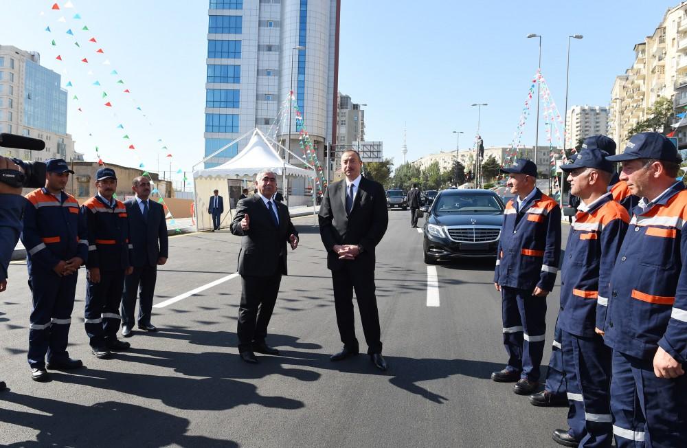 Prezident İlham Əliyev paytaxtın keçmiş "Sovetski" ərazisində yeni yolların açılışında iştirak edib (YENİLƏNİB) (FOTO)