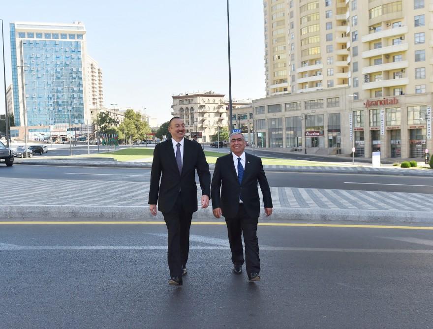 Prezident İlham Əliyev paytaxtın keçmiş "Sovetski" ərazisində yeni yolların açılışında iştirak edib (YENİLƏNİB) (FOTO)