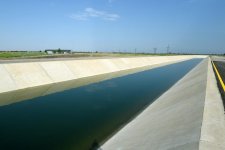 İlham Əliyev Şəmkir-Samux-Goranboy magistral suvarma kanalının 8,55 kilometrlik hissəsinin istifadəyə verilməsi mərasimində iştirak edib (FOTO)