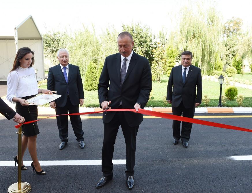 Prezident İlham Əliyev Göygöl Zona Baytarlıq Laboratoriyasında yaradılan şəraitlə tanış olub (FOTO)
 (Yenilənib)
