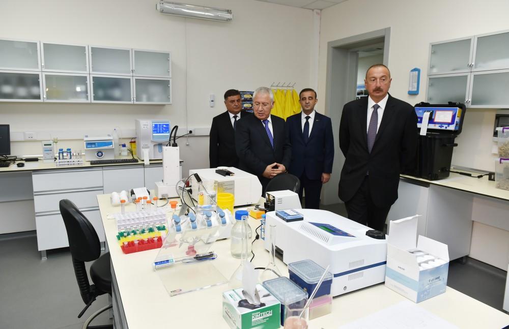 Prezident İlham Əliyev Göygöl Zona Baytarlıq Laboratoriyasında yaradılan şəraitlə tanış olub (FOTO)
 (Yenilənib)