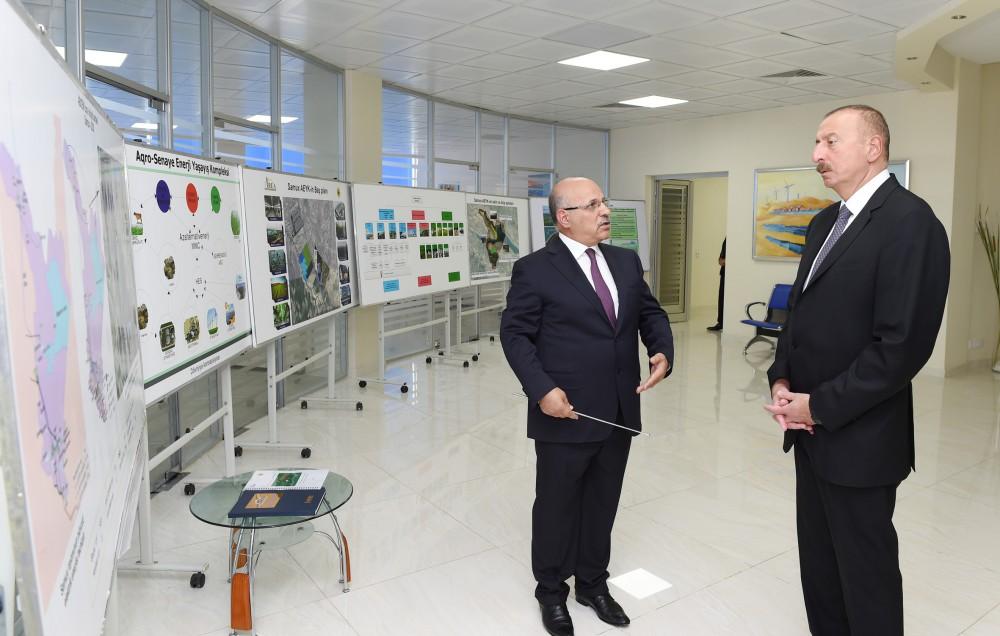 Azərbaycan Prezidenti Samux Aqroenerji Yaşayış Kompleksi ilə tanış olub (FOTO)