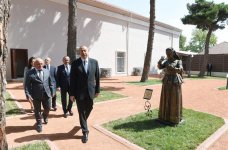 Prezident İlham Əliyev Şəmkirdə əsaslı şəkildə yenidən qurulan Tarix-Diyarşünaslıq Muzeyində yaradılan şəraitlə tanış olub (FOTO)