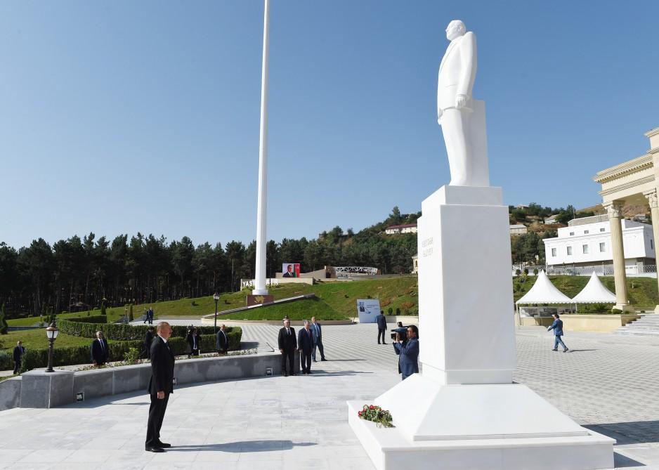 Prezident İlham Əliyev Gədəbəy rayonuna səfərə gəlib (FOTO)