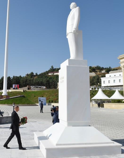 Prezident İlham Əliyev Gədəbəy rayonuna səfərə gəlib (FOTO)