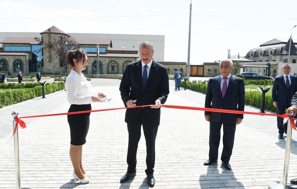 Prezident İlham Əliyev “Azərişıq” ASC-nin Şəmkir avtomat idarəetmə və nəzarət mərkəzinin açılışında iştirak edib (FOTO)