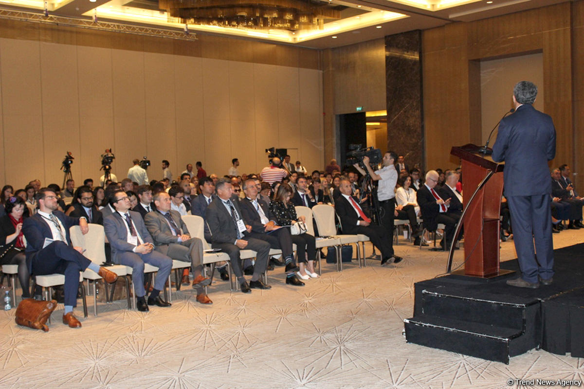 Bakı Qlobal Gənc Liderlər Forumu (FOTOREPORTAJ)