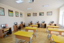 Prezident İlham Əliyev 257 nömrəli məktəbin yeni korpusunda yaradılan şəraitlə tanış olub (FOTO) (YENİLƏNİB)