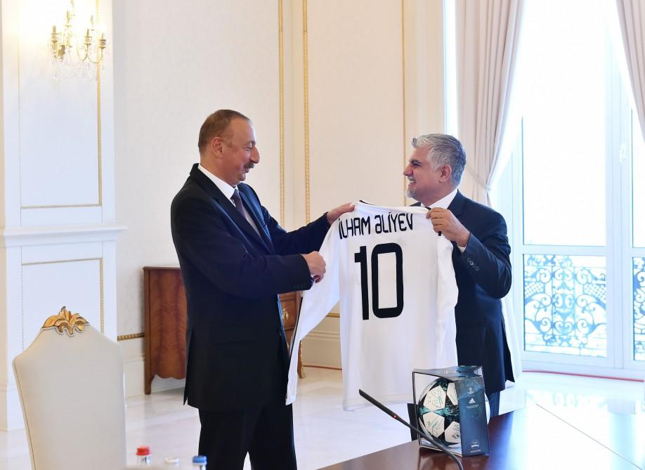Prezident İlham Əliyev "Qarabağ"  futbol klubunun heyətini qəbul edib (FOTO) (YENİLƏNİB)