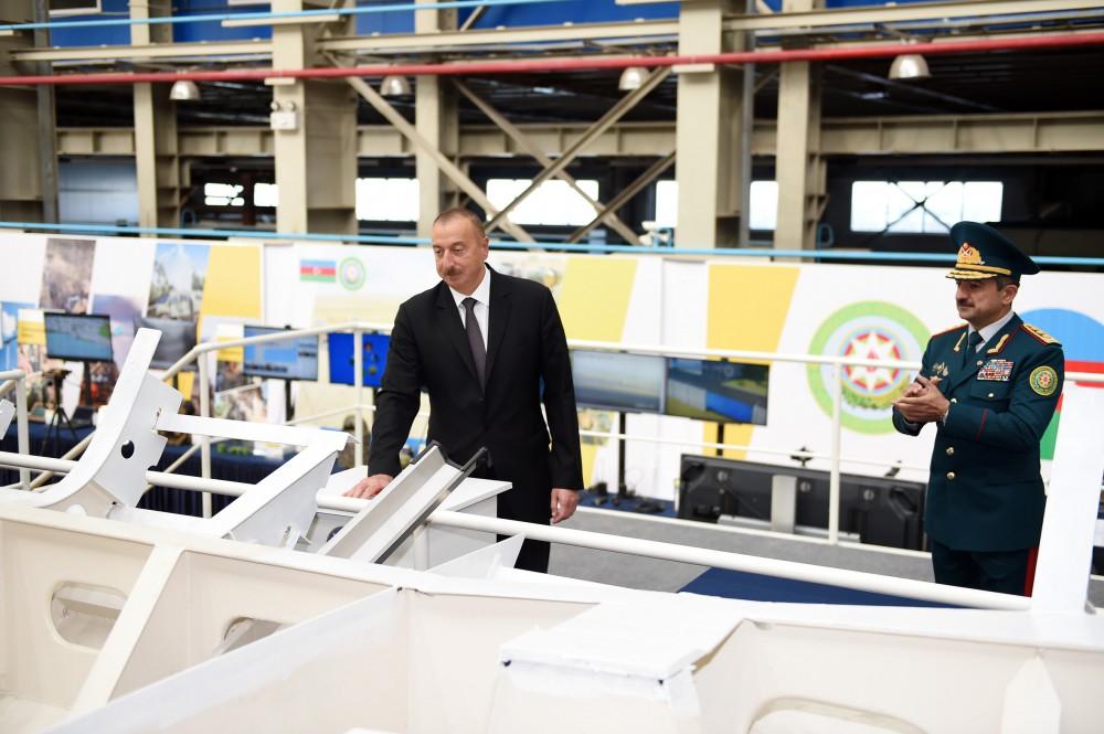 Prezident, Ali Baş Komandan İlham Əliyev yeni inşa edilmiş “Tufan” tipli sərhəd gözətçi gəmisi ilə tanış olub (FOTO) (YENİLƏNİB)