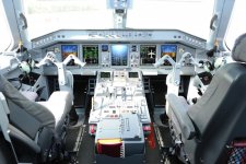Prezident İlham Əliyev "Buta Airways" aviaşirkətinin Bakıya gətirilən ilk "Embraer 190" təyyarəsi ilə tanış olub (FOTO)