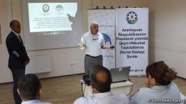İctimai davranış qaydalarının təbliğinə dair video çarxlar nümayiş olunub (FOTO)