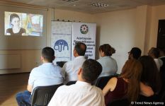 İctimai davranış qaydalarının təbliğinə dair video çarxlar nümayiş olunub (FOTO)