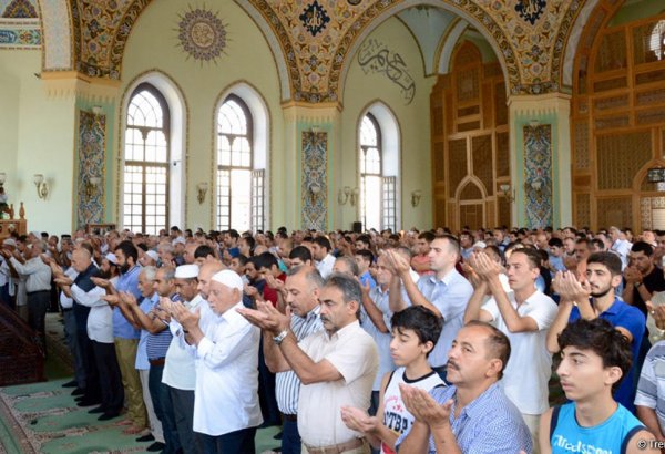 Sabah Azərbaycanda bayram namazı qılınacaq