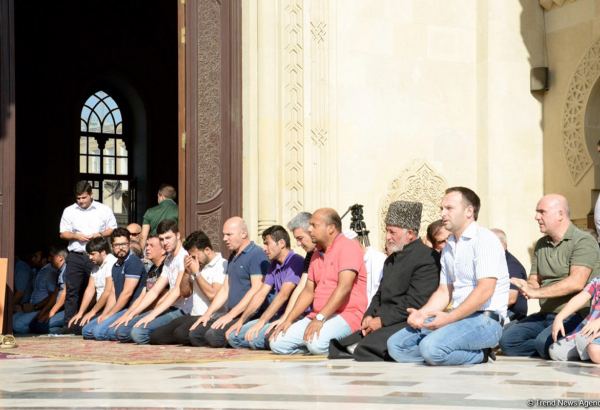 Dini ibadət, ayin və mərasimlərə dair tələblər müəyyənləşib
