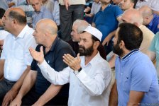 Azərbaycan məscidlərində bayram namazı qılınıb (FOTO)