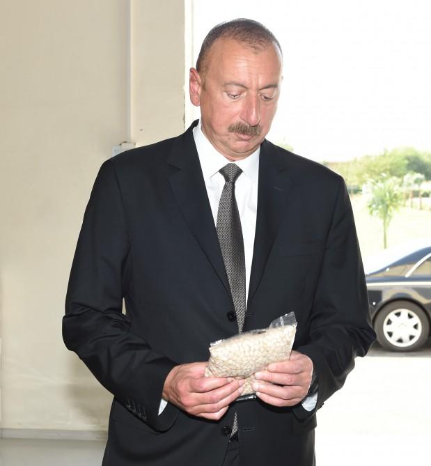 Prezident İlham Əliyev “Avanqard” MMC-nin dənli və paxlalı bitkilərin təmizlənməsi və qablaşdırılması müəssisəsinin açılışında iştirak edib (FOTO)