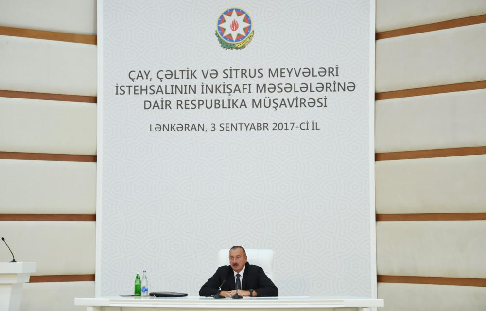 Prezident İlham Əliyevin sədrliyi ilə Lənkəranda çay, çəltik və sitrus meyvələri istehsalının inkişafı məsələlərinə dair respublika müşavirəsi keçirilib (FOTO) (YENİLƏNİB-2)