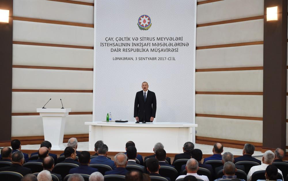 Prezident İlham Əliyevin sədrliyi ilə Lənkəranda çay, çəltik və sitrus meyvələri istehsalının inkişafı məsələlərinə dair respublika müşavirəsi keçirilib (FOTO) (YENİLƏNİB-2)