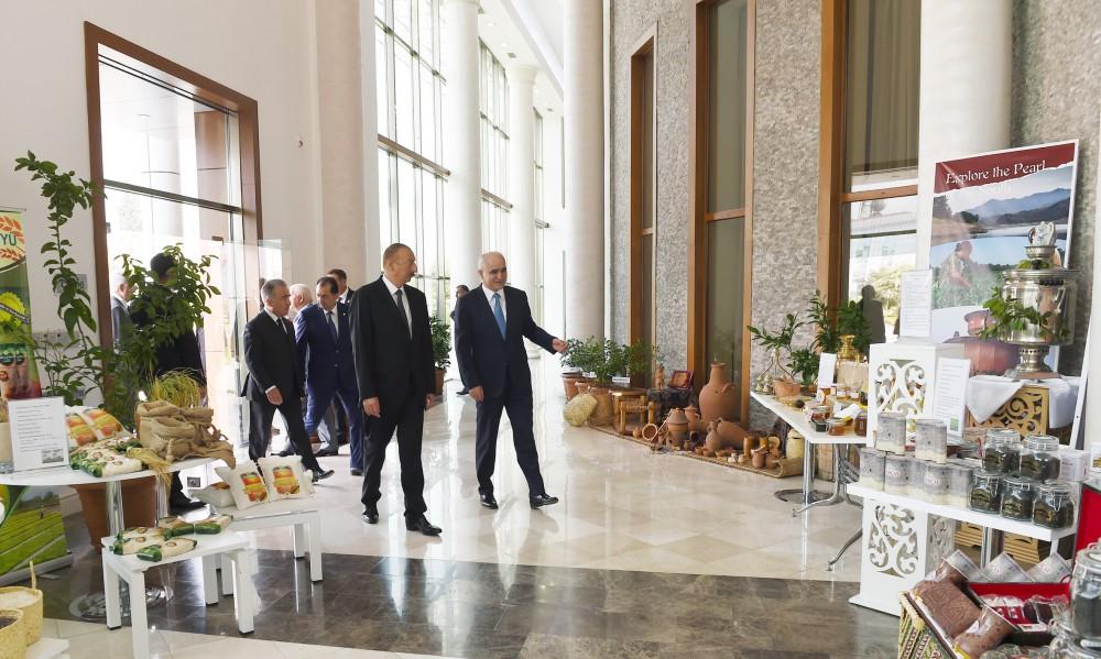 Prezident İlham Əliyevin sədrliyi ilə Lənkəranda çay, çəltik və sitrus meyvələri istehsalının inkişafı məsələlərinə dair respublika müşavirəsi keçirilib (FOTO) (YENİLƏNİB-2)