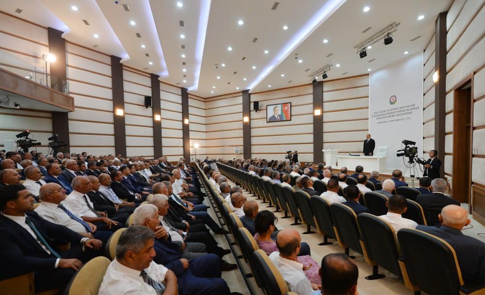 Prezident İlham Əliyevin sədrliyi ilə Lənkəranda çay, çəltik və sitrus meyvələri istehsalının inkişafı məsələlərinə dair respublika müşavirəsi keçirilib (FOTO) (YENİLƏNİB-2)