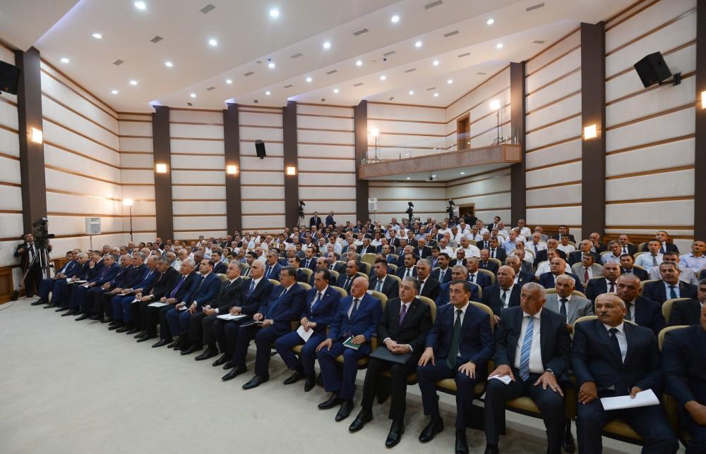 Prezident İlham Əliyevin sədrliyi ilə Lənkəranda çay, çəltik və sitrus meyvələri istehsalının inkişafı məsələlərinə dair respublika müşavirəsi keçirilib (FOTO) (YENİLƏNİB-2)