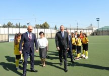 Prezident İlham Əliyev 201 saylı tam orta məktəbdə yenidənqurmadan sonra yaradılan şəraitlə tanış olub (FOTO)