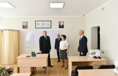 Prezident İlham Əliyev 201 saylı tam orta məktəbdə yenidənqurmadan sonra yaradılan şəraitlə tanış olub (FOTO)