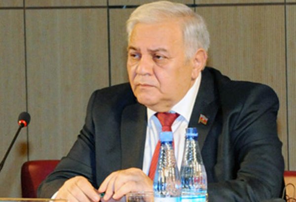 Oqtay Əsədov: Ulu öndər hakimiyyətə qayıtması ilə xalqı böyük fəlakətlərdən, qardaş qırğınından qurtardı