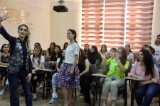 Gülnarə Xəlilova “Qızlar Seminariyası” layihəsində - Uğura gedən yol (FOTO)