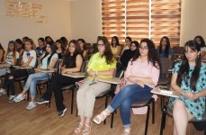Gülnarə Xəlilova “Qızlar Seminariyası” layihəsində - Uğura gedən yol (FOTO)