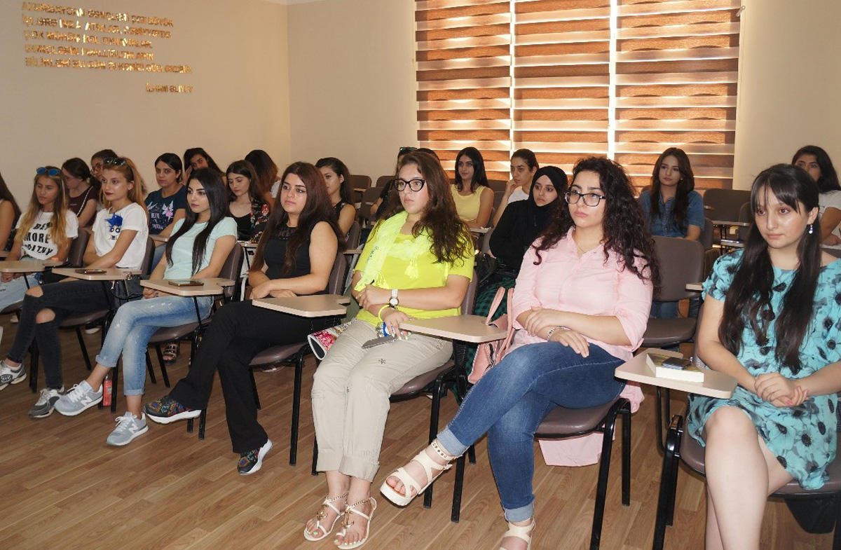 Gülnarə Xəlilova “Qızlar Seminariyası” layihəsində - Uğura gedən yol (FOTO)