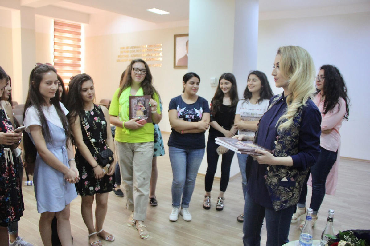 Gülnarə Xəlilova “Qızlar Seminariyası” layihəsində - Uğura gedən yol (FOTO)