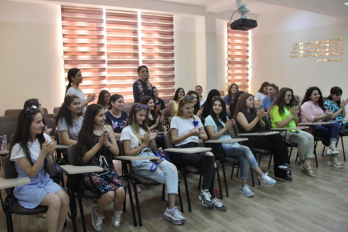 Gülnarə Xəlilova “Qızlar Seminariyası” layihəsində - Uğura gedən yol (FOTO)