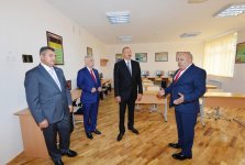Prezident İlham Əliyev 212 saylı məktəbdə yaradılan şəraitlə tanış olub (FOTO)