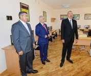 Prezident İlham Əliyev 212 saylı məktəbdə yaradılan şəraitlə tanış olub (FOTO)