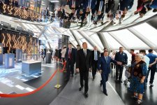 Prezident İlham Əliyev “EXPO 2017 Astana” beynəlxalq sərgisində Azərbaycanın və Qazaxıstanın milli pavilyonları ilə tanış olub (FOTO)