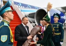 Azərbaycan Prezidenti İlham Əliyev Qazaxıstana işgüzar səfərə gəlib (FOTO)