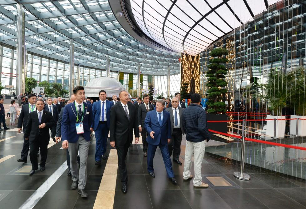Prezident İlham Əliyev “EXPO 2017 Astana” beynəlxalq sərgisində Azərbaycanın və Qazaxıstanın milli pavilyonları ilə tanış olub (FOTO)