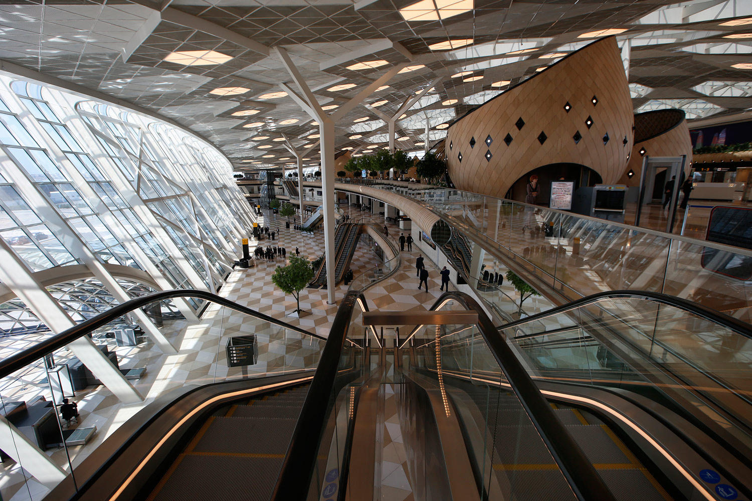 Heydər Əliyev Beynəlxalq Aeroportunun sərnişin dövriyyəsi növbəti rekord göstəriciyə yaxınlaşır